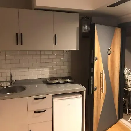 Konforunda Site Ici Guvenlikli Studyo Daire Διαμέρισμα Κωνσταντινούπολη