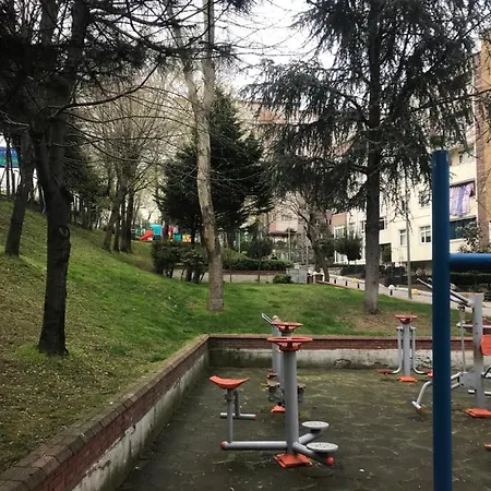 Konforunda Site Ici Guvenlikli Studyo Daire イスタンブール